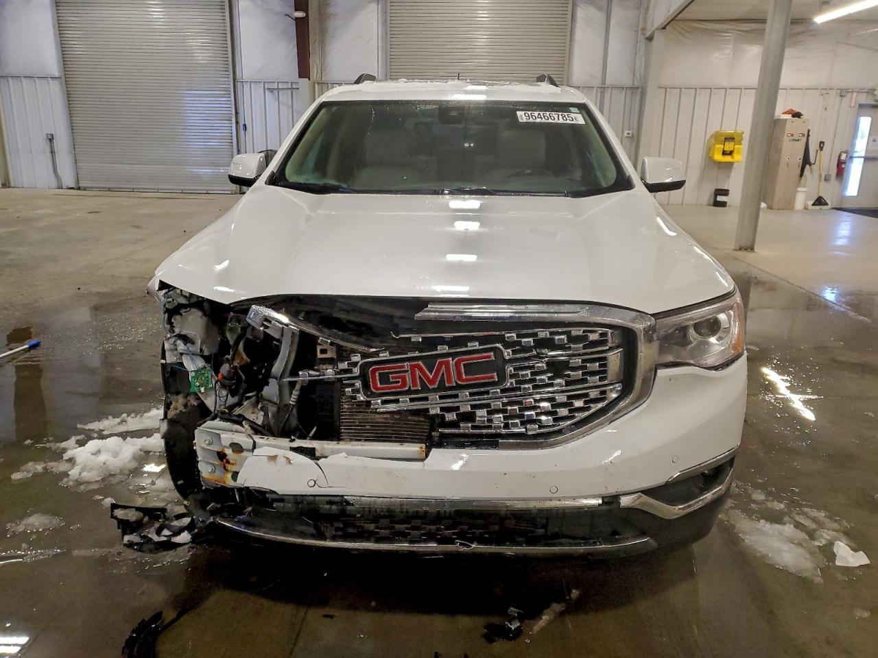 2017 GMC Acadia Denali - Фото 5