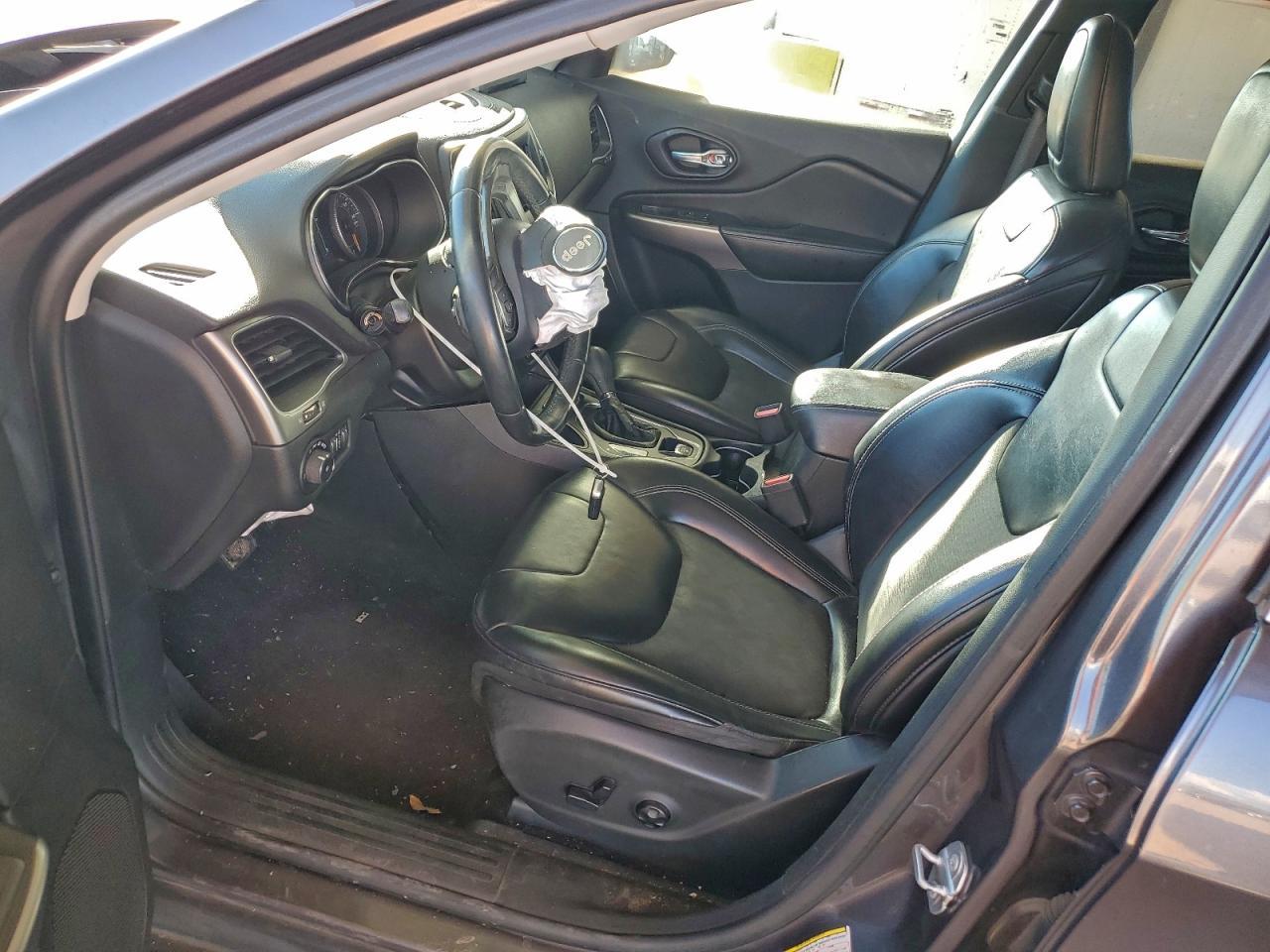 2019 Jeep Cherokee Latitude Plus - Image 7