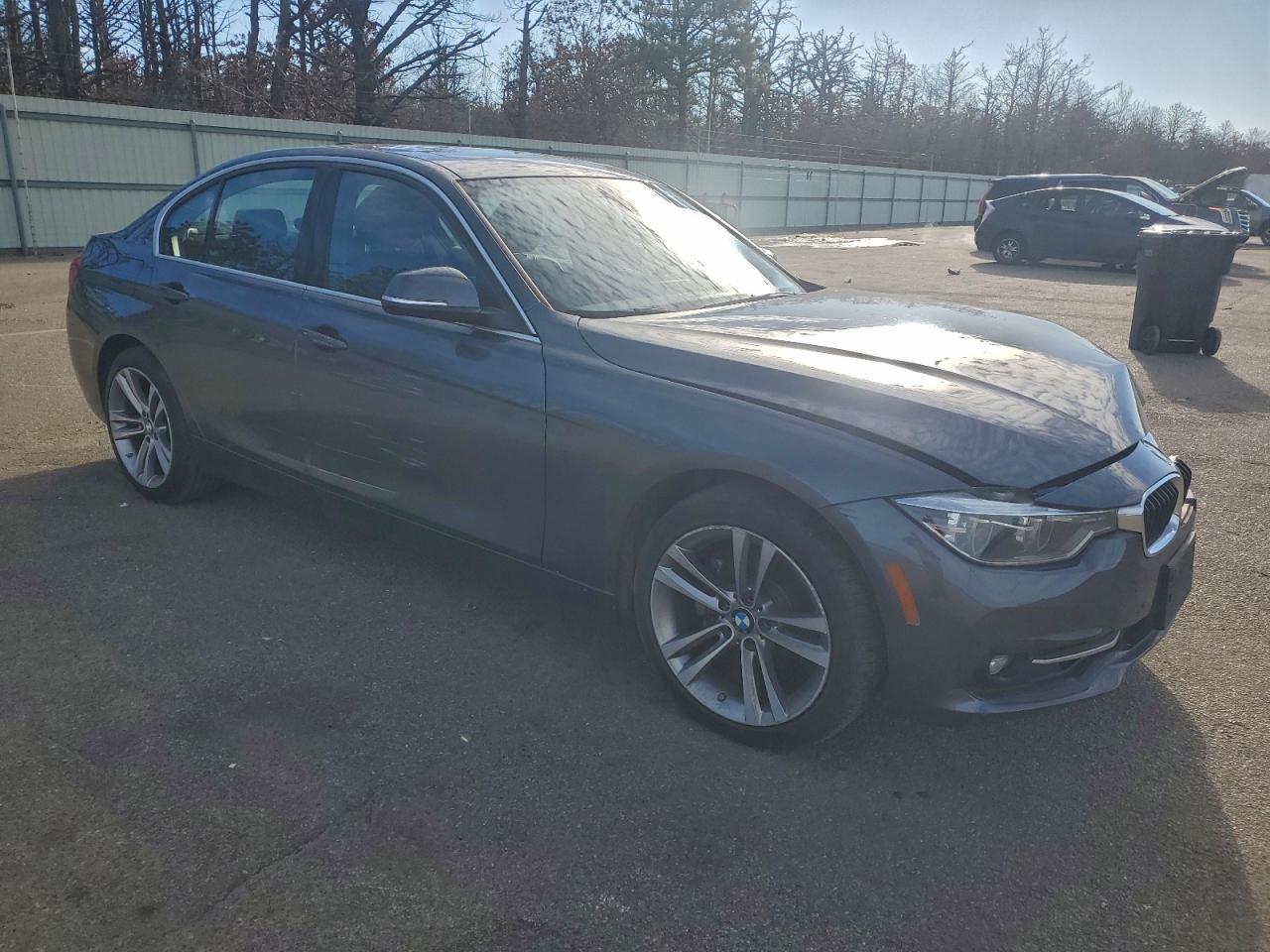 2018 BMW 330 Xi - Фото 4
