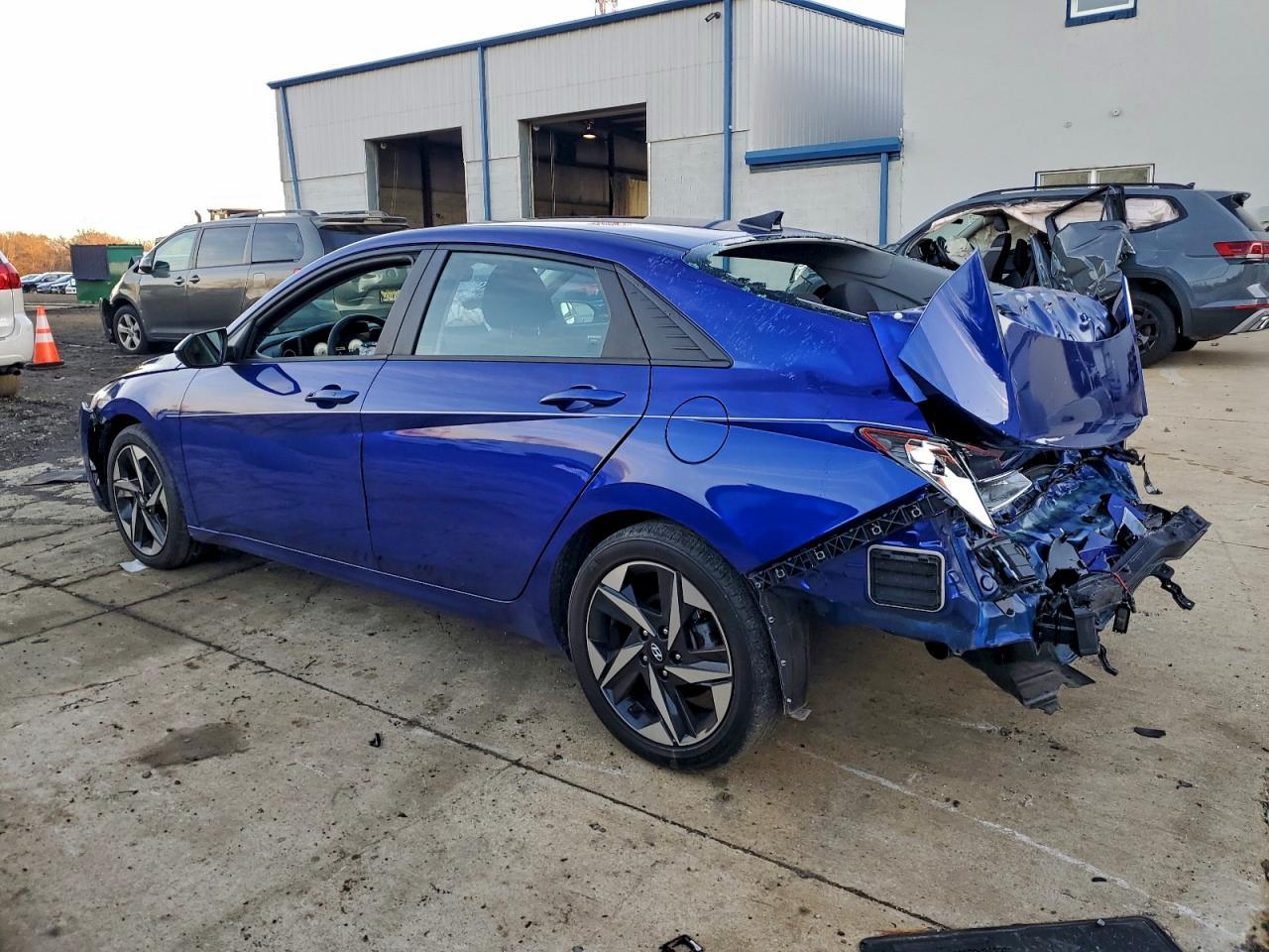 2023 Hyundai Elantra Sel - Фото 2
