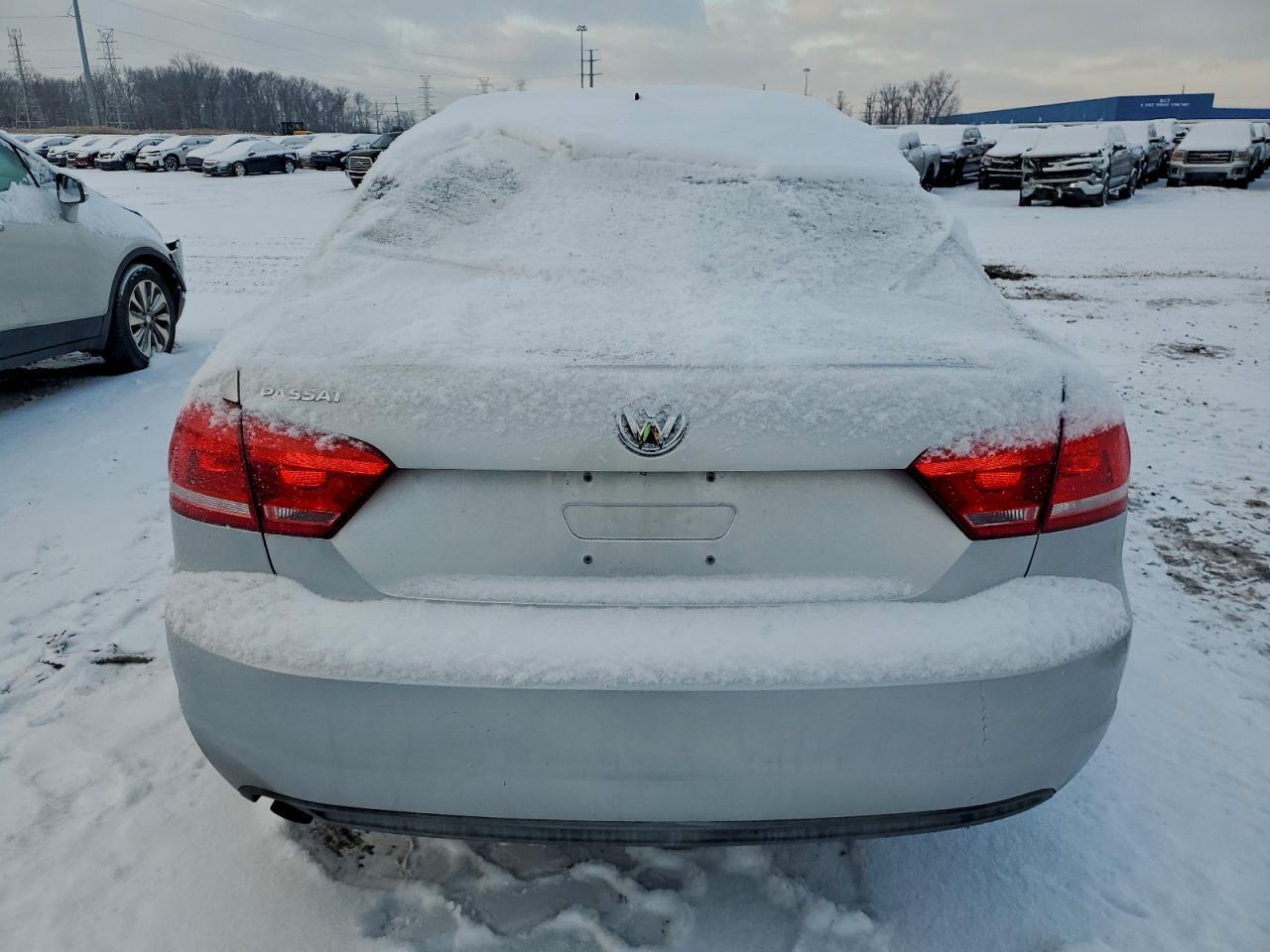 2015 Volkswagen Passat S - Image 6