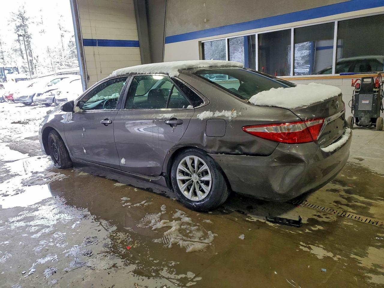 2017 Toyota Camry Le - Image 2