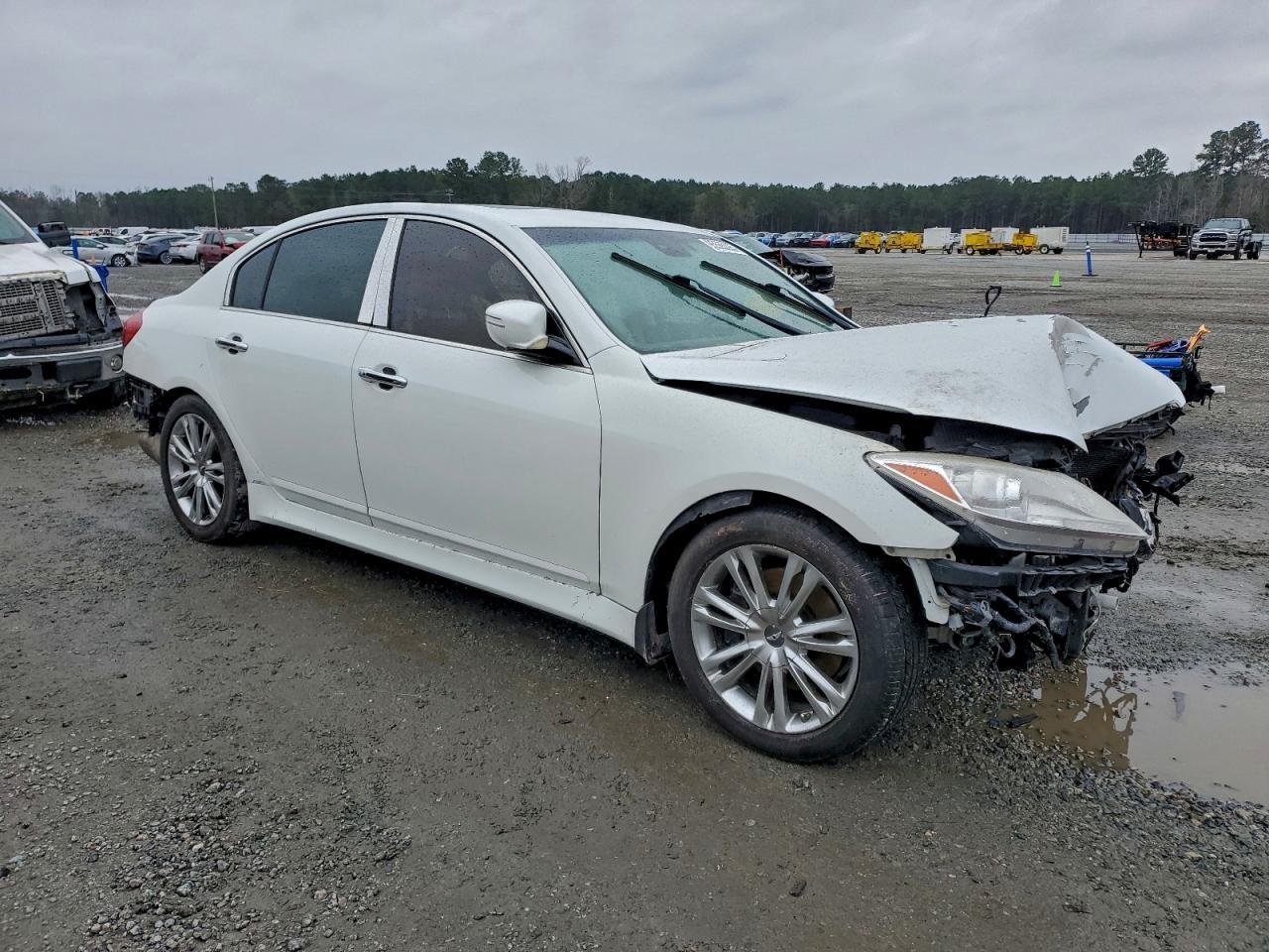 2013 Hyundai Genesis 3.8L - Image 4