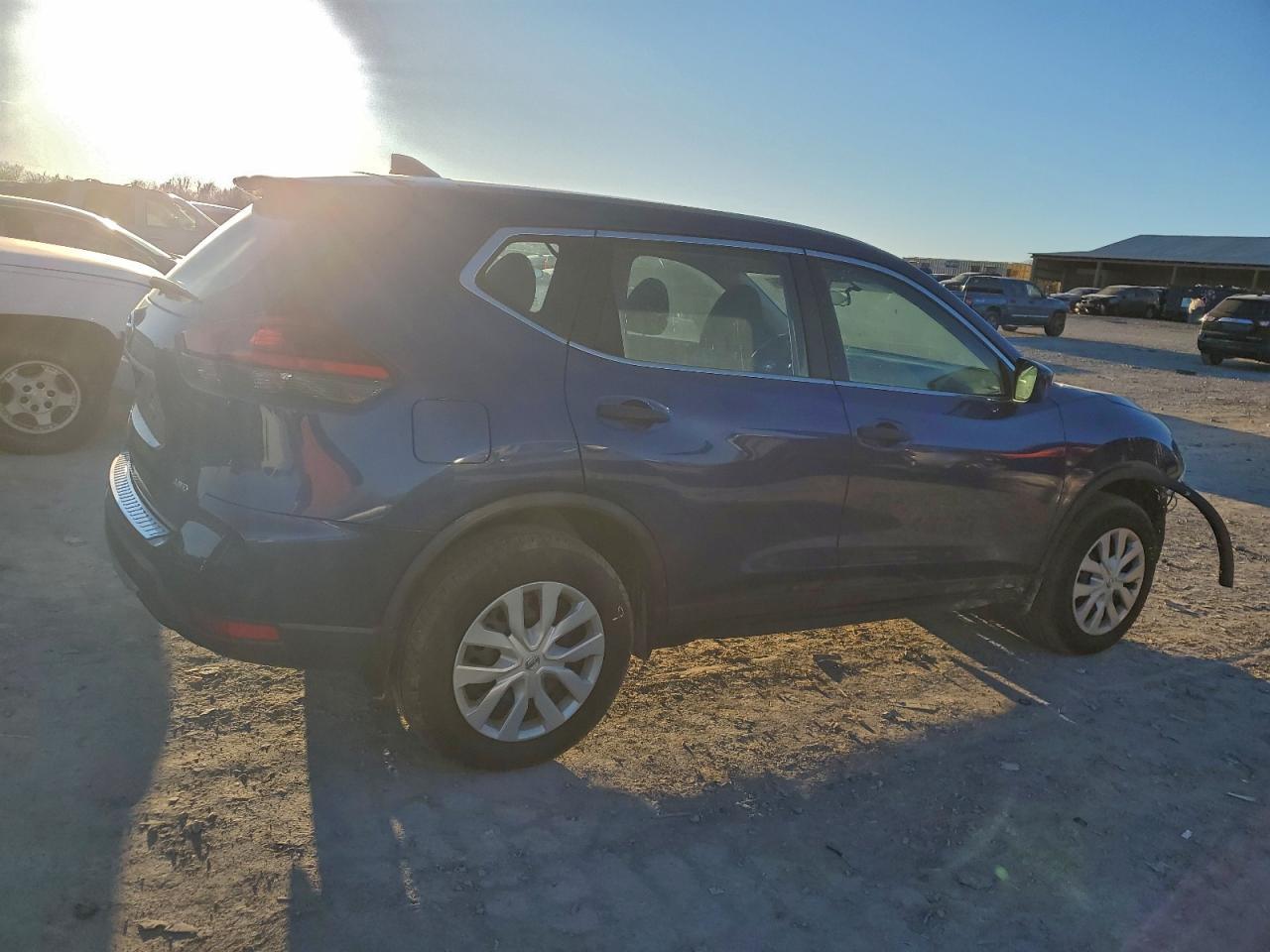 2017 Nissan Rogue - Фото 3