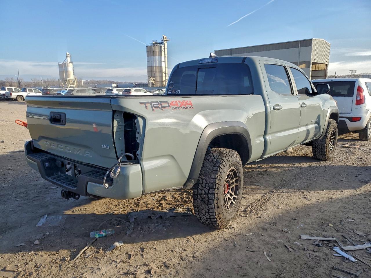 2022 Toyota Tacoma Double Cab - Image 3