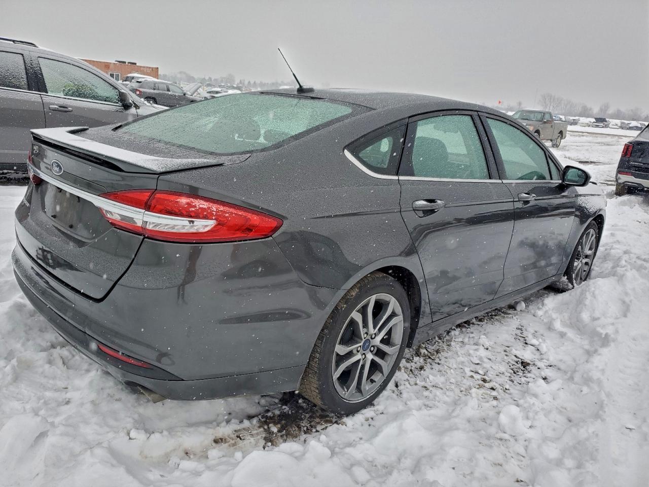 2017 Ford Fusion S - Фото 3