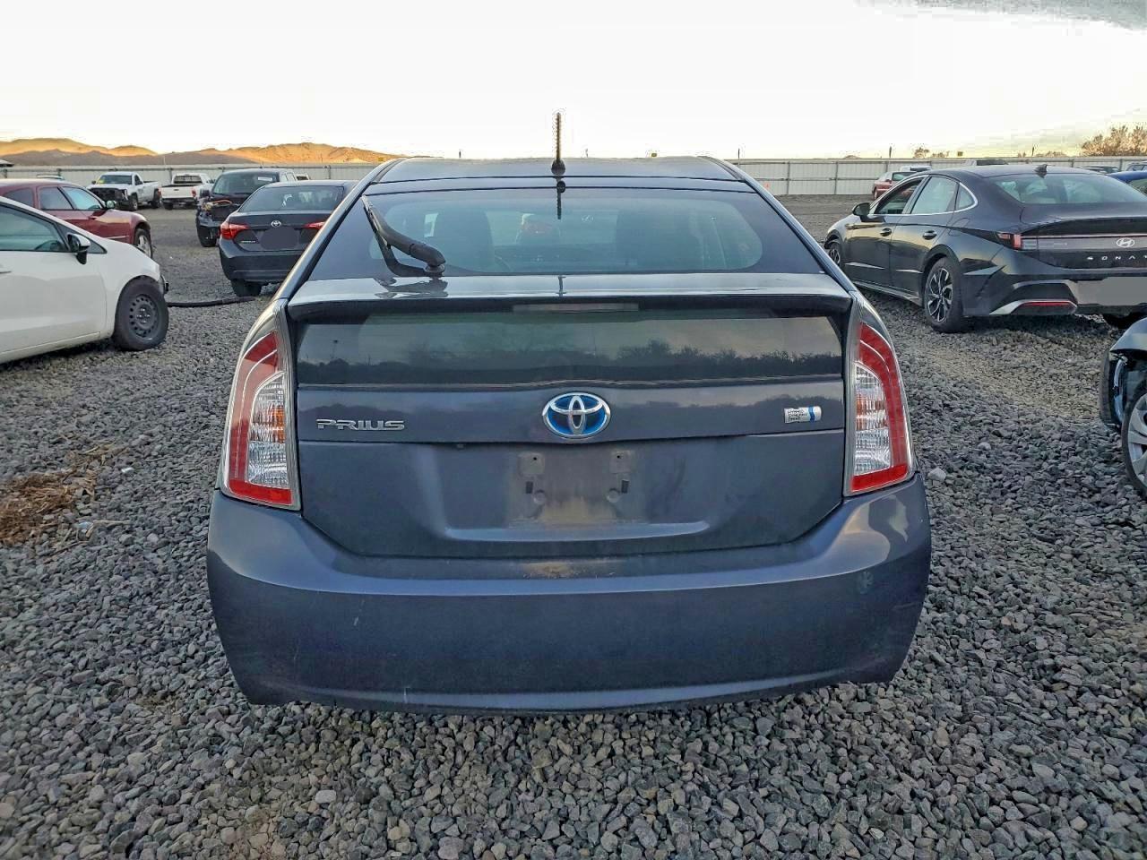 2015 Toyota Prius - Фото 6