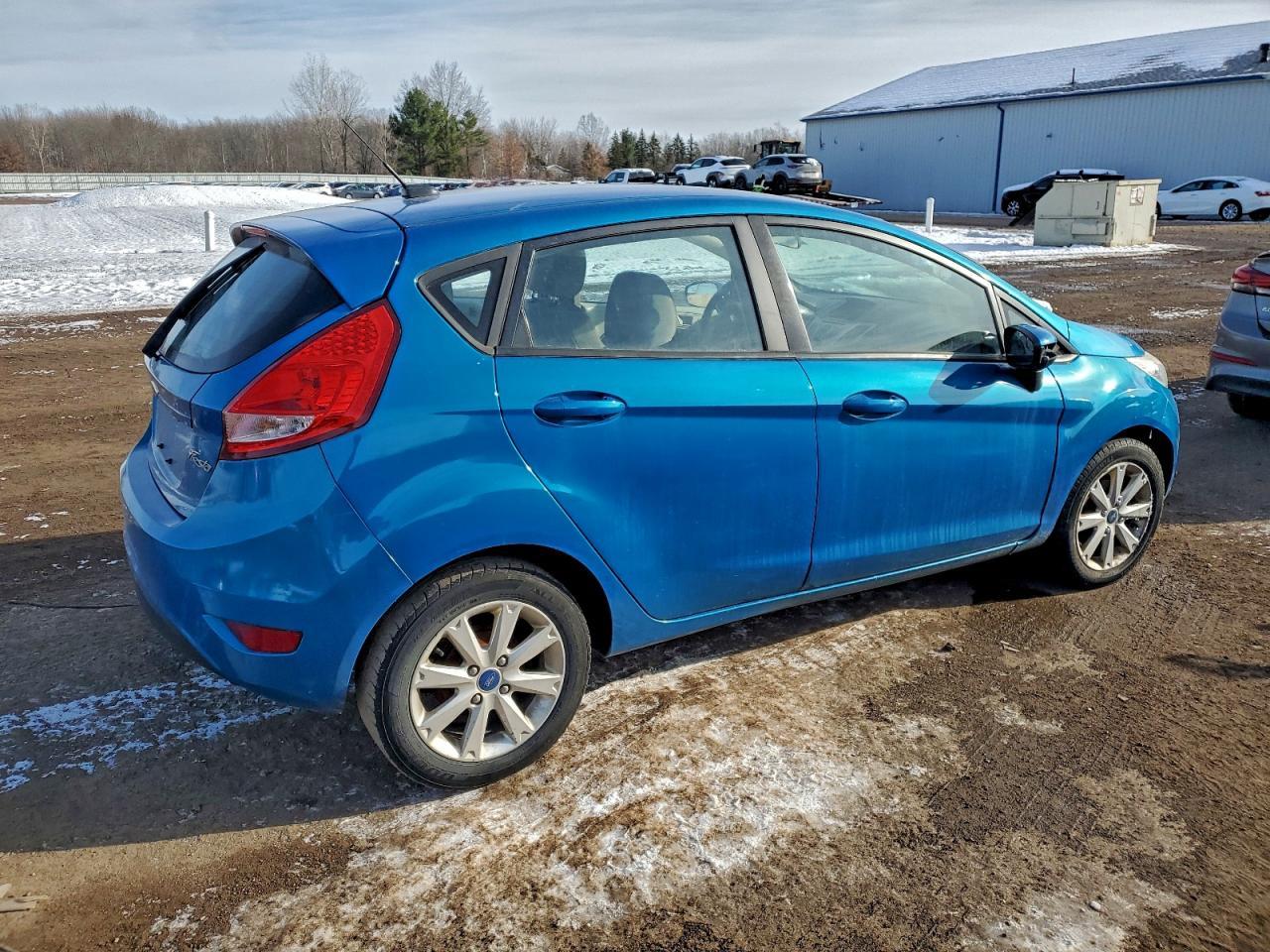 2013 Ford Fiesta Se - Фото 3