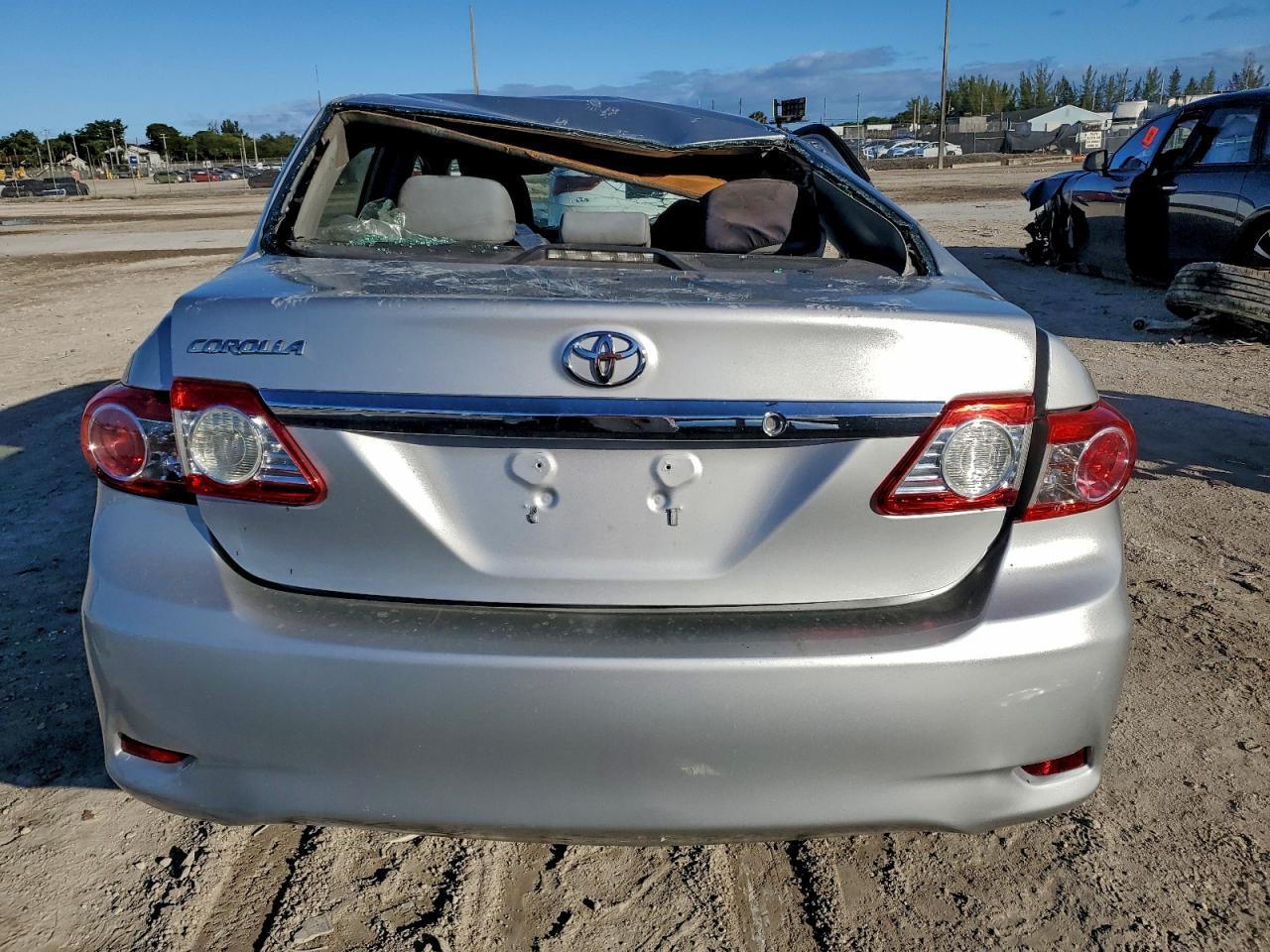 2013 Toyota Corolla Base - Фото 6