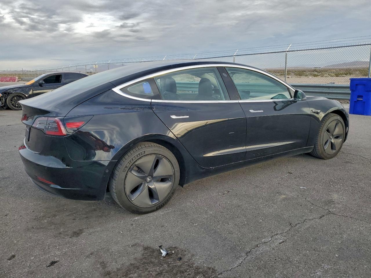 2018 Tesla Model 3 - Image 3