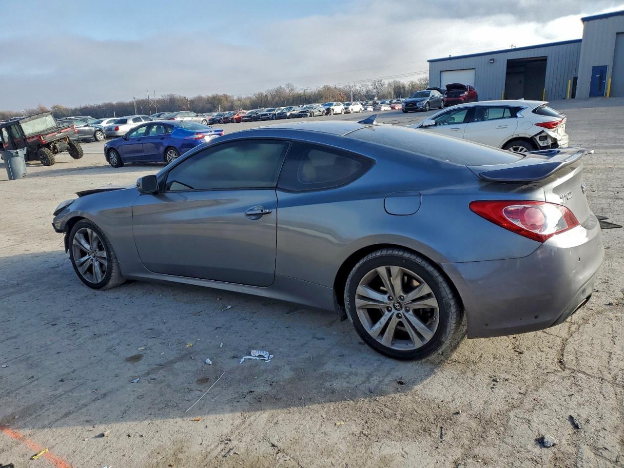 2010 Hyundai Genesis Coupe 3.8L - Фото 2