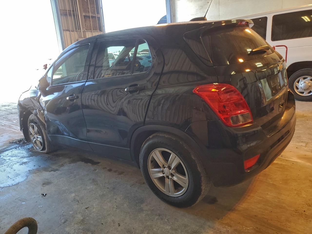 2020 Chevrolet Trax Ls - Фото 2