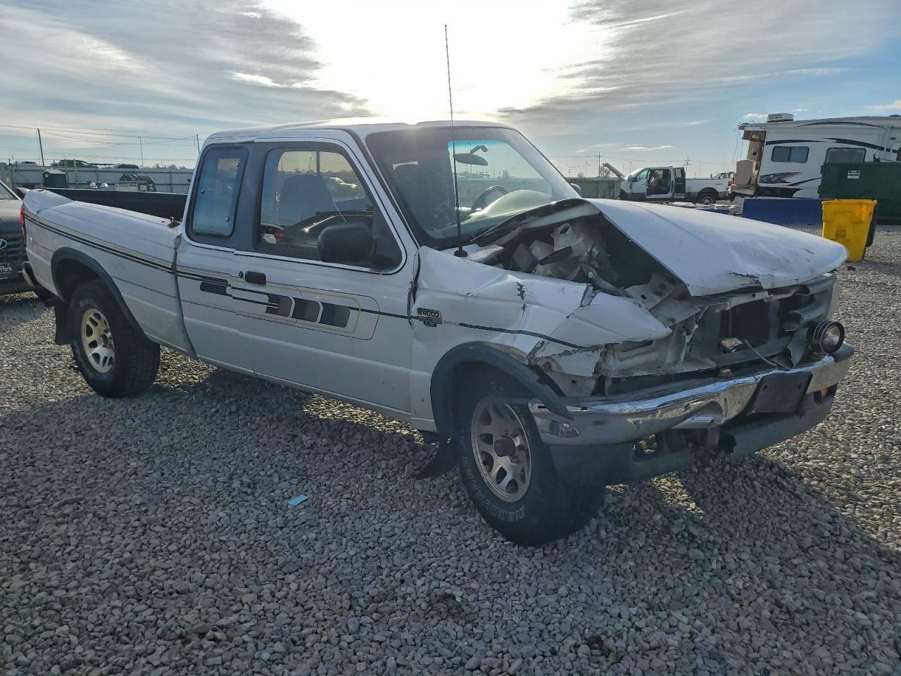 1996 Mazda B4000 Cab Plus - Image 4