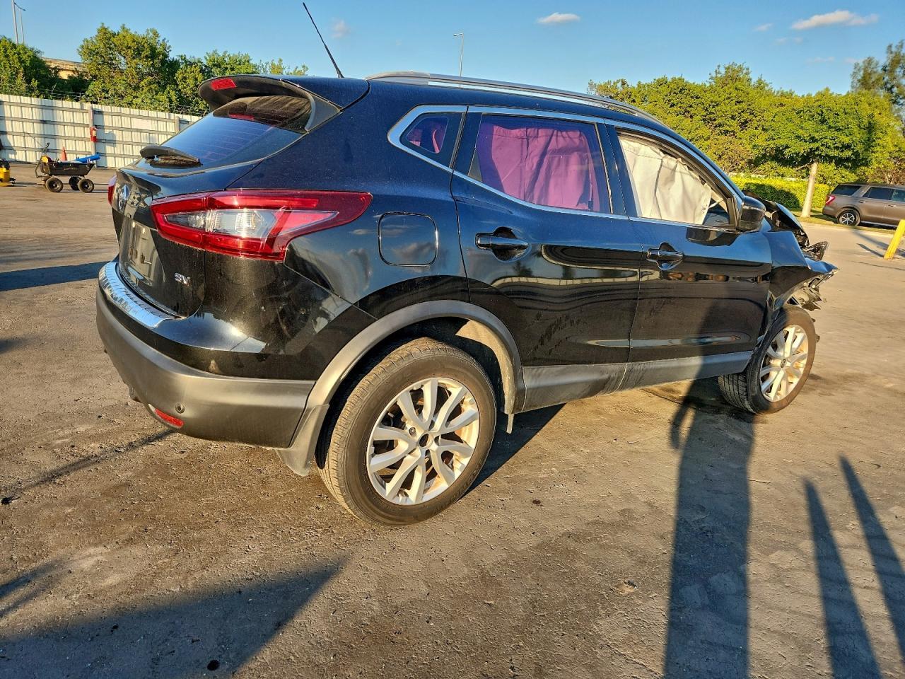 2020 Niss Rogue Sport - Image 3