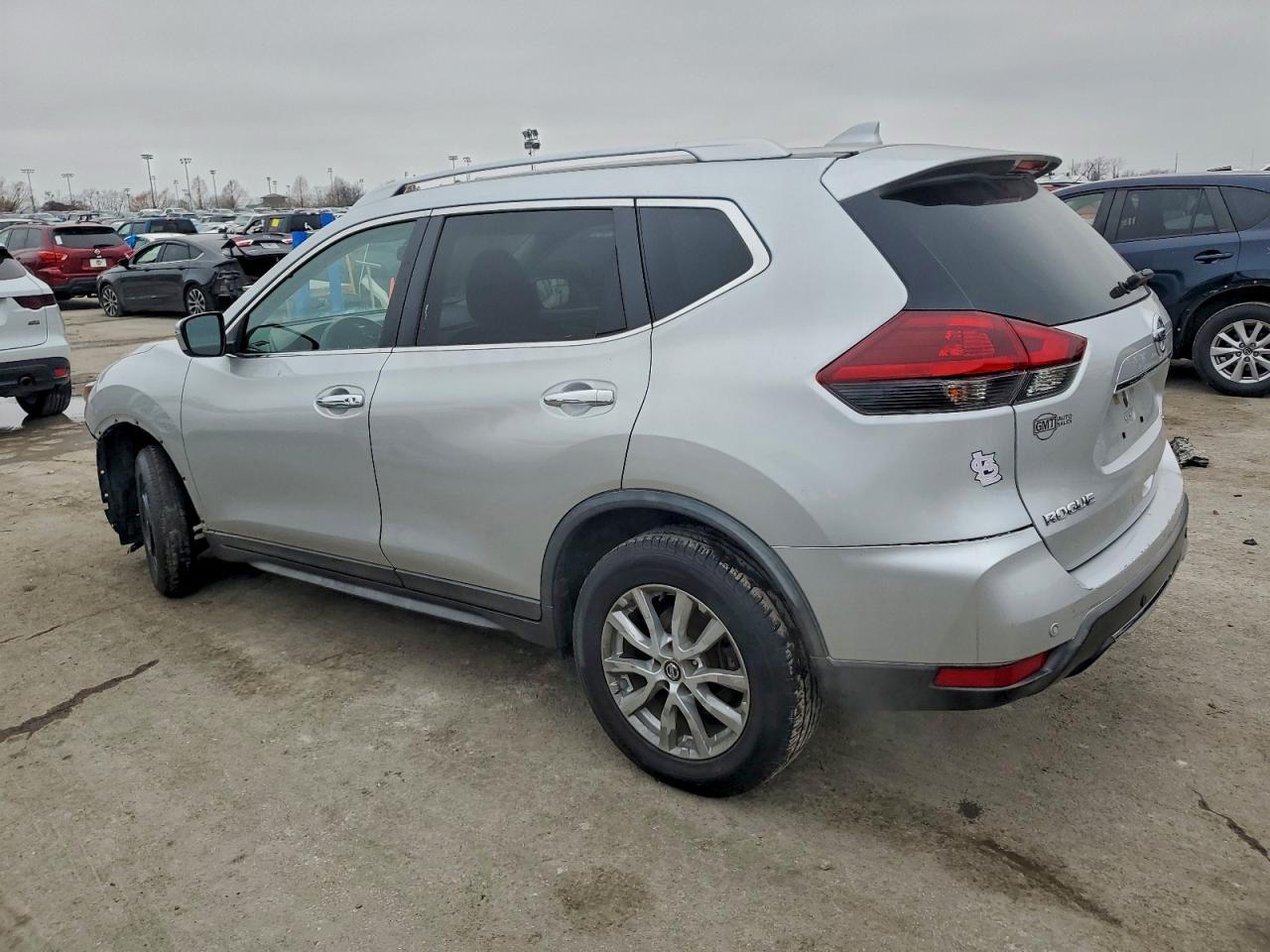 2019 Nissan Rogue S - Фото 2