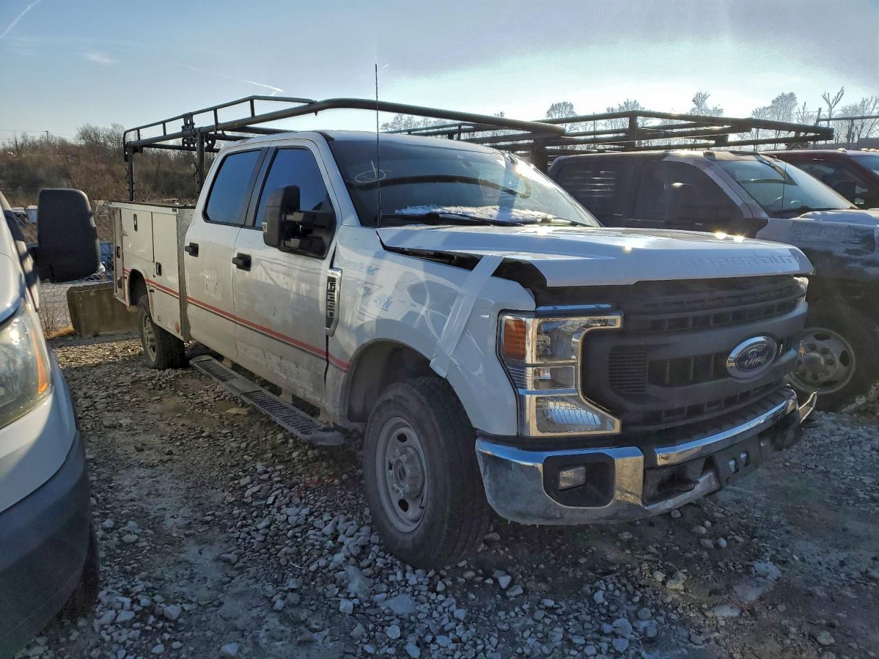 2022 Ford F250 Super Duty - Фото 4