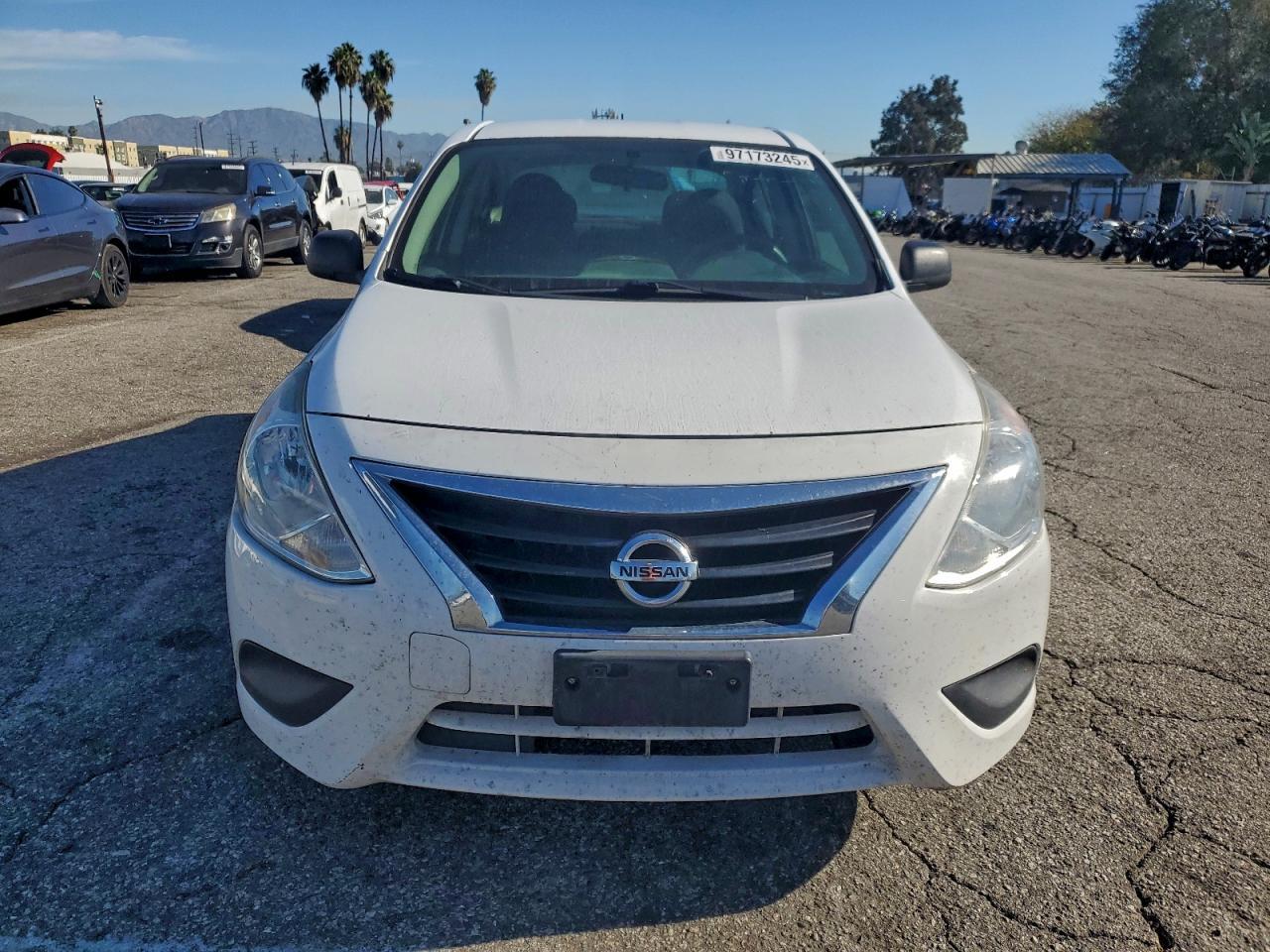 2015 Niss Versa S - Image 5