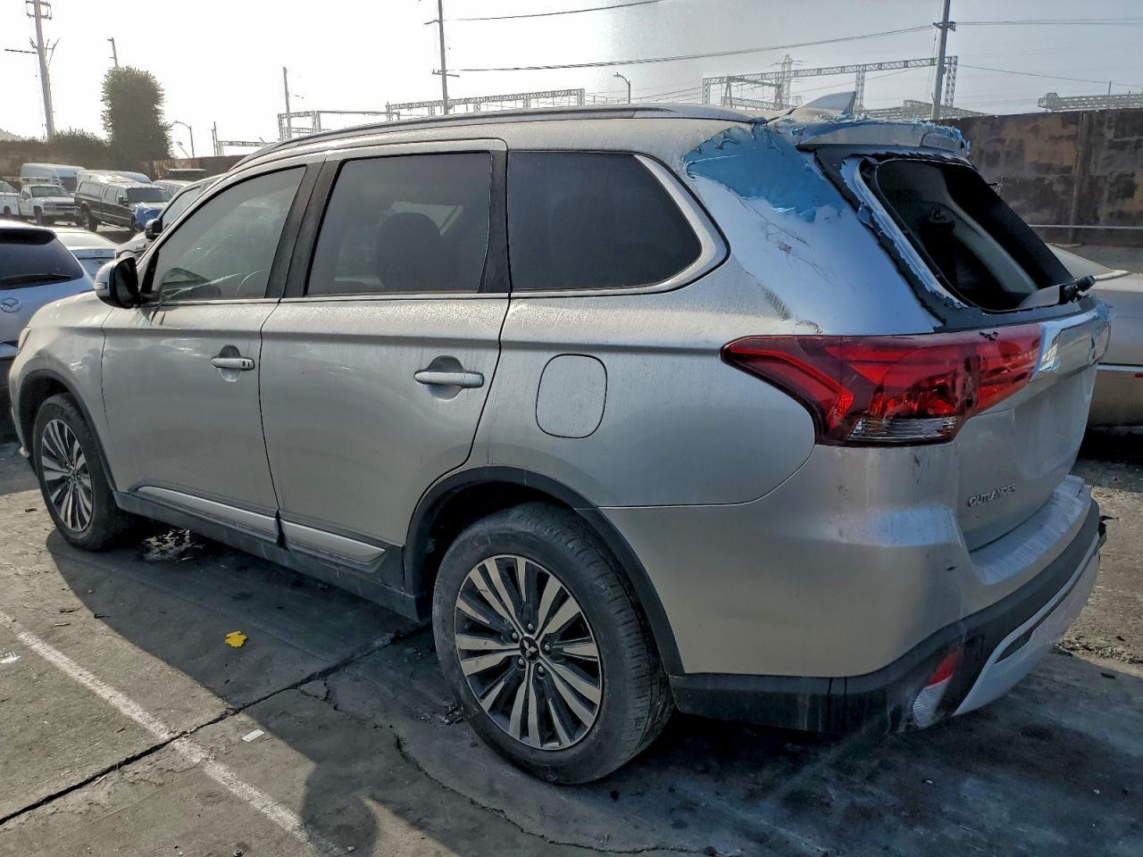 2020 Mitsubishi Outlander Se - Фото 2