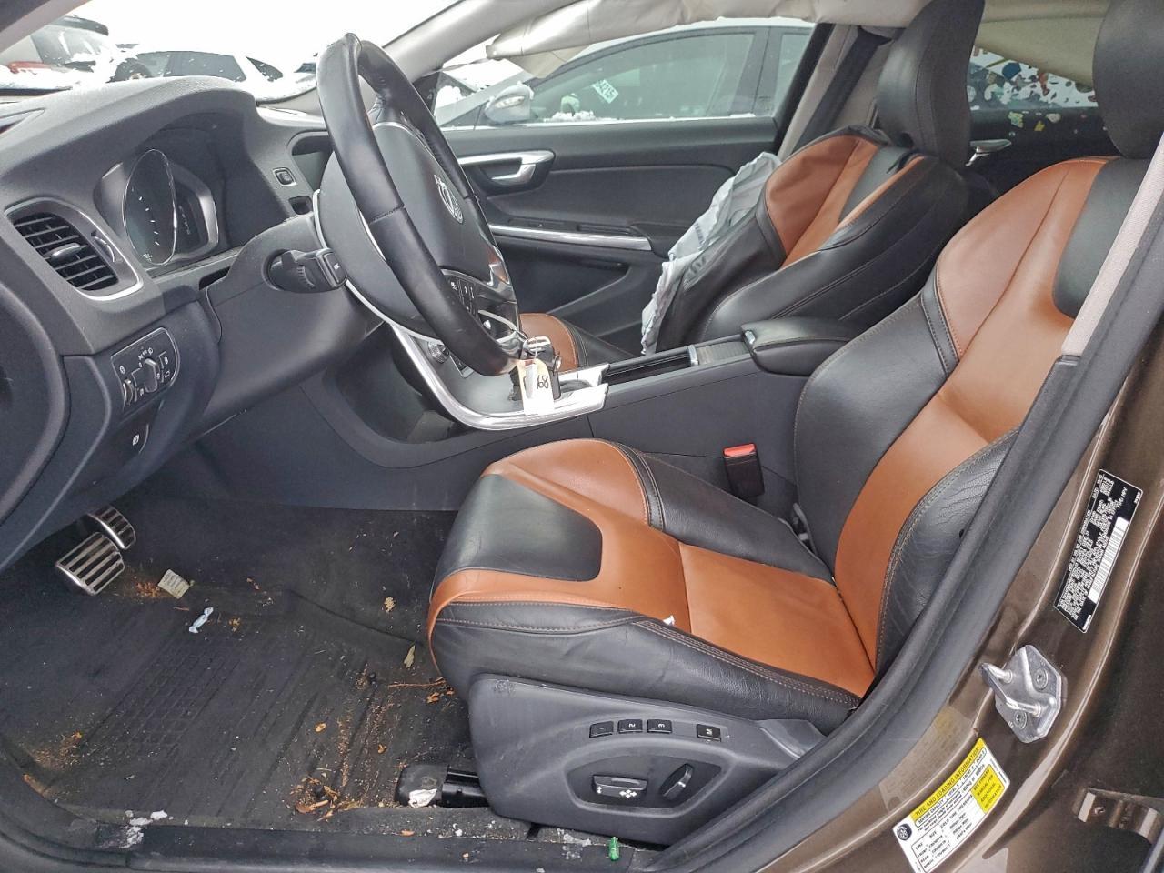 2017 Volv V60 Cross Country Platinum - Фото 7