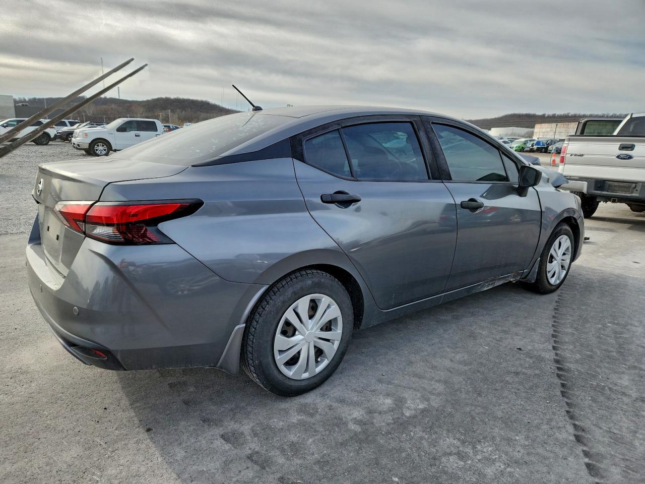 2020 Nissan Versa S - Image 3