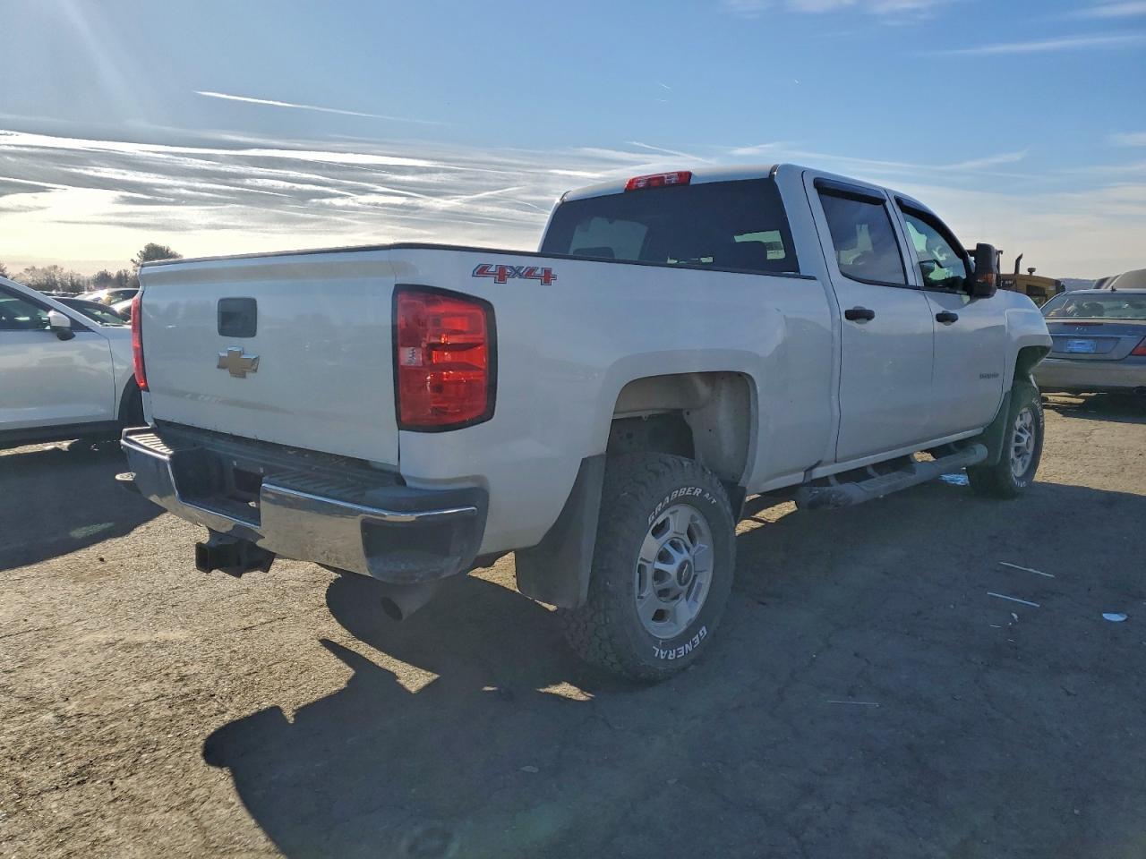 2017 Chevrolet Silverado K2500 Heavy Duty - Фото 3