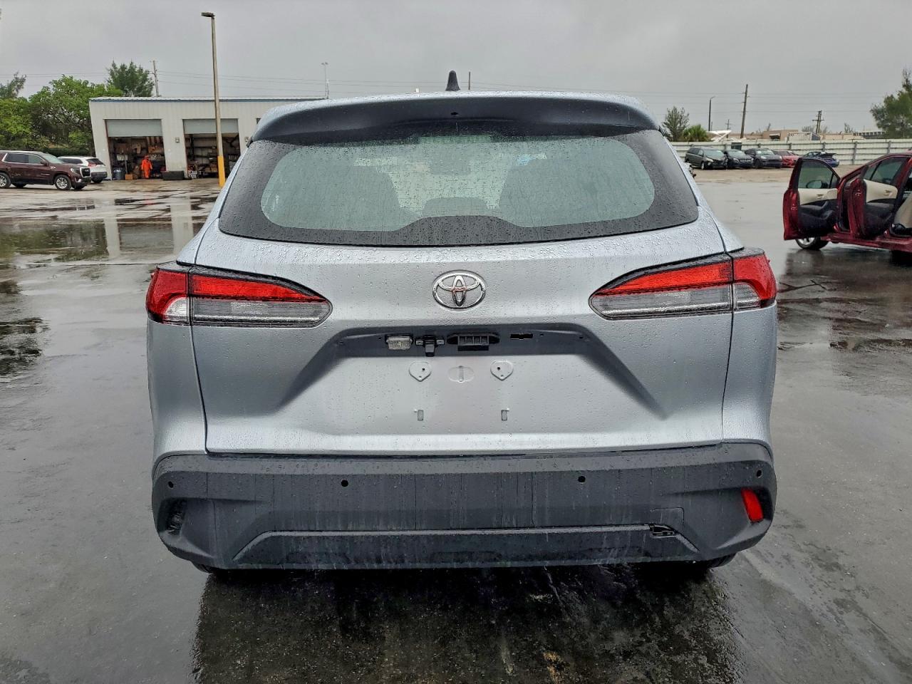 2024 Toyota Corolla Cross L - Фото 6