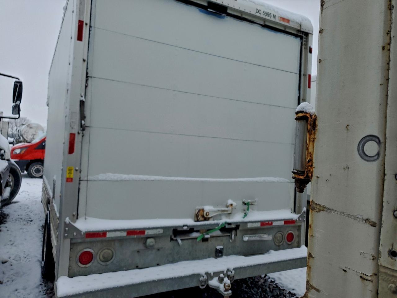 2006 Ford E450 Box Truck - Image 6