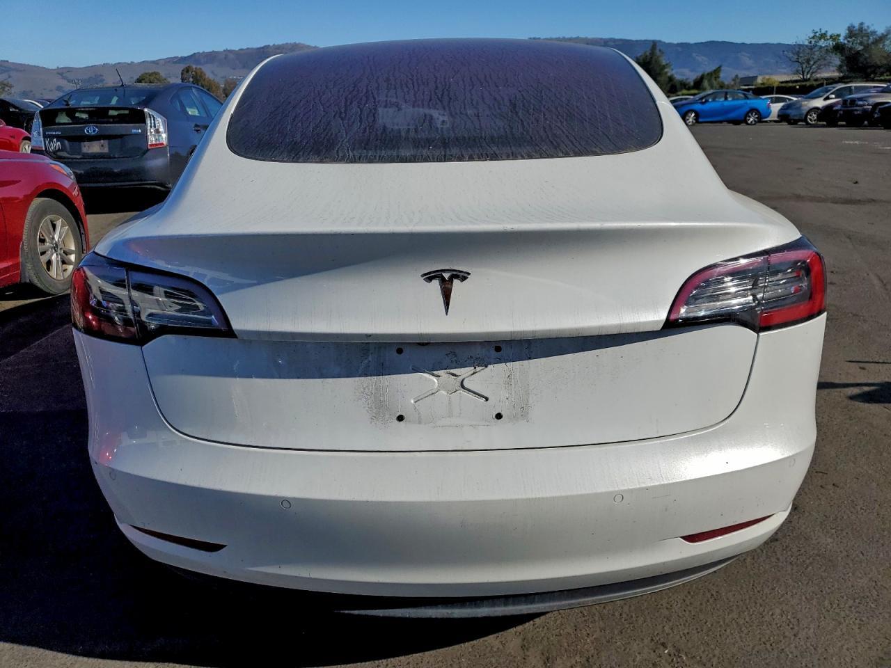 2017 Tesla Model 3 - Фото 6