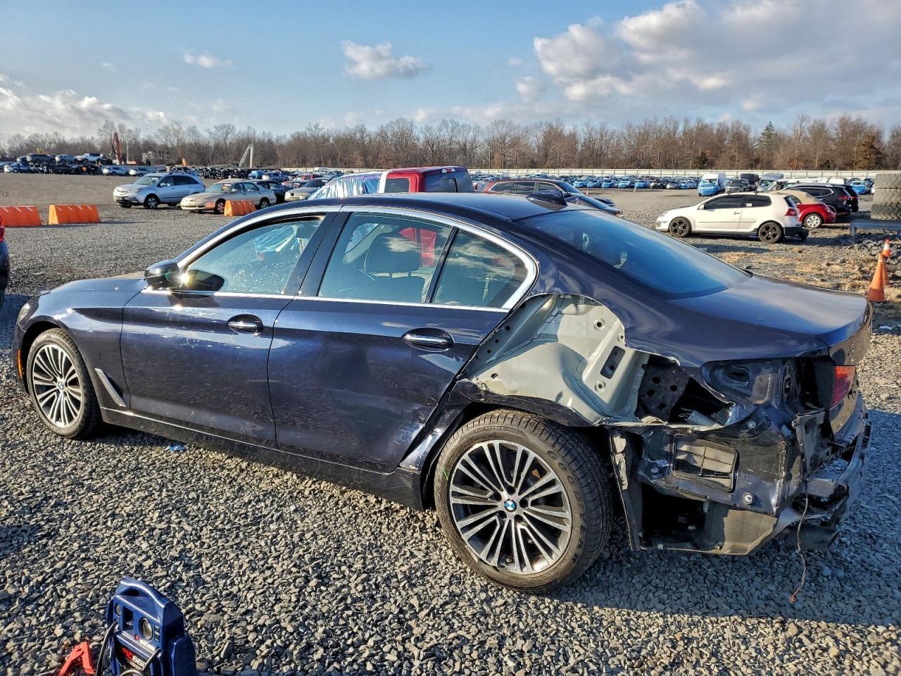 2018 BMW 530 Xi - Фото 2