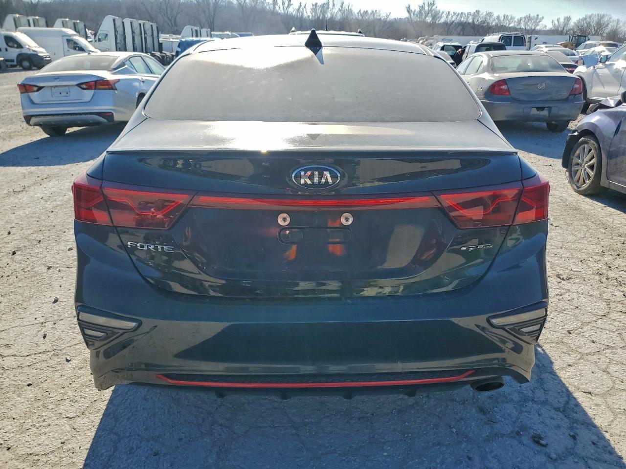 2021 Kia Forte - Image 6