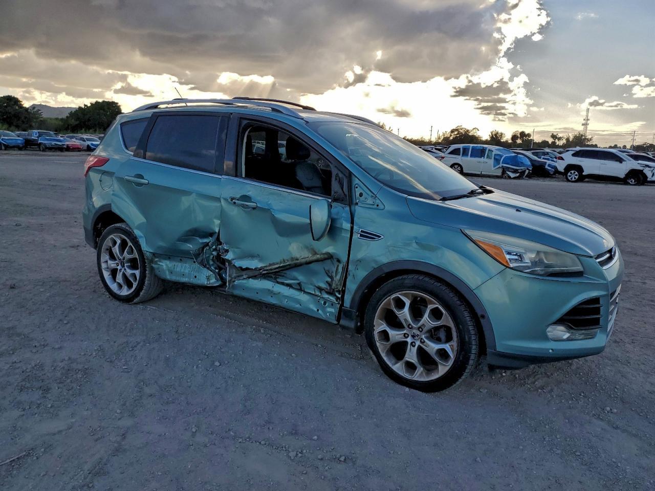 2013 Ford Escape Titanium - Фото 4