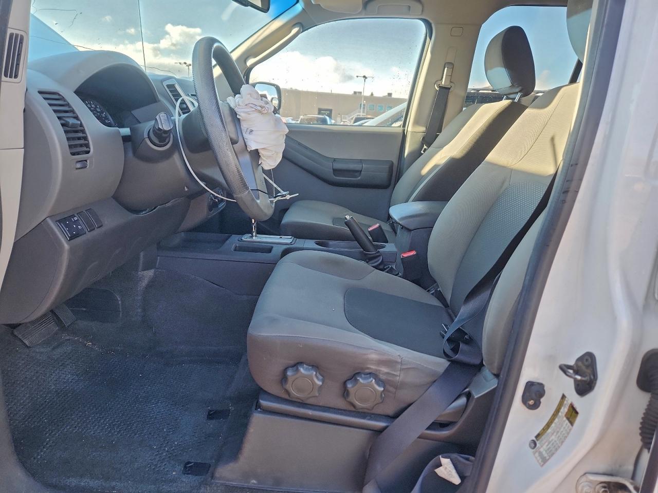 2012 Nissan Xterra Off Road - Image 7