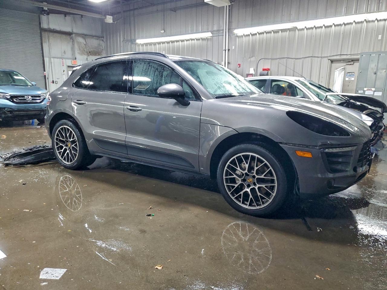 2015 Porsche Macan S - Image 4