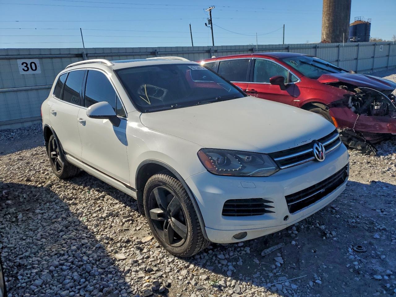 2013 Volkswagen Touareg V6 - Фото 4