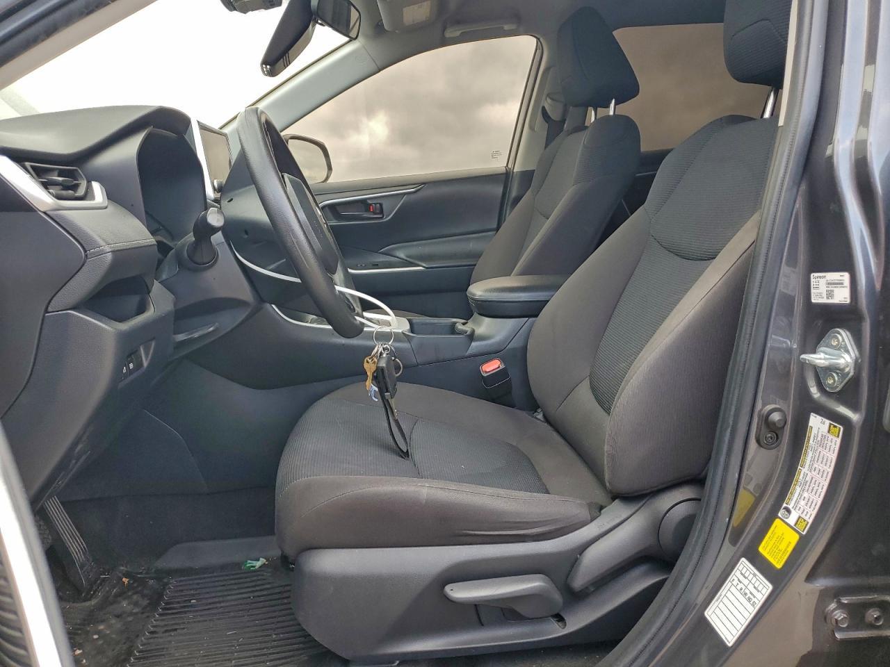 2023 Toyota Rav4 Le - Image 7