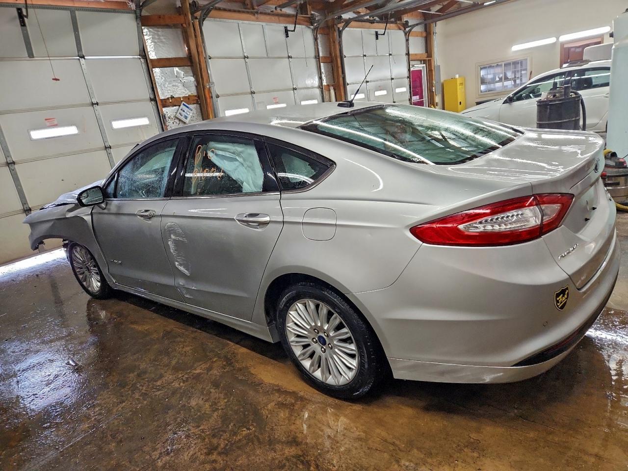 2015 Ford Fusion Se Hybrid - Фото 2