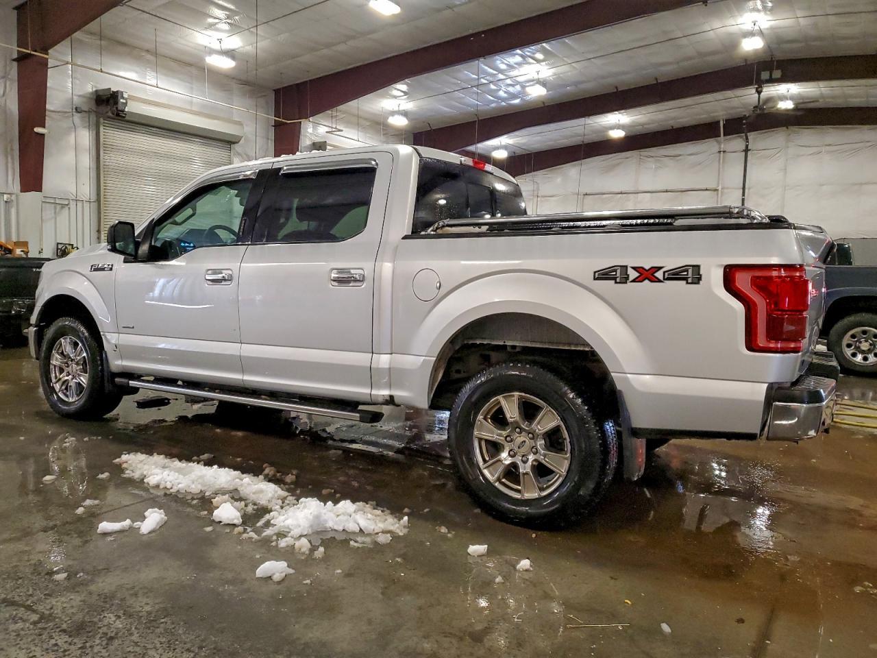 2015 Ford F150 Supercrew - Фото 2