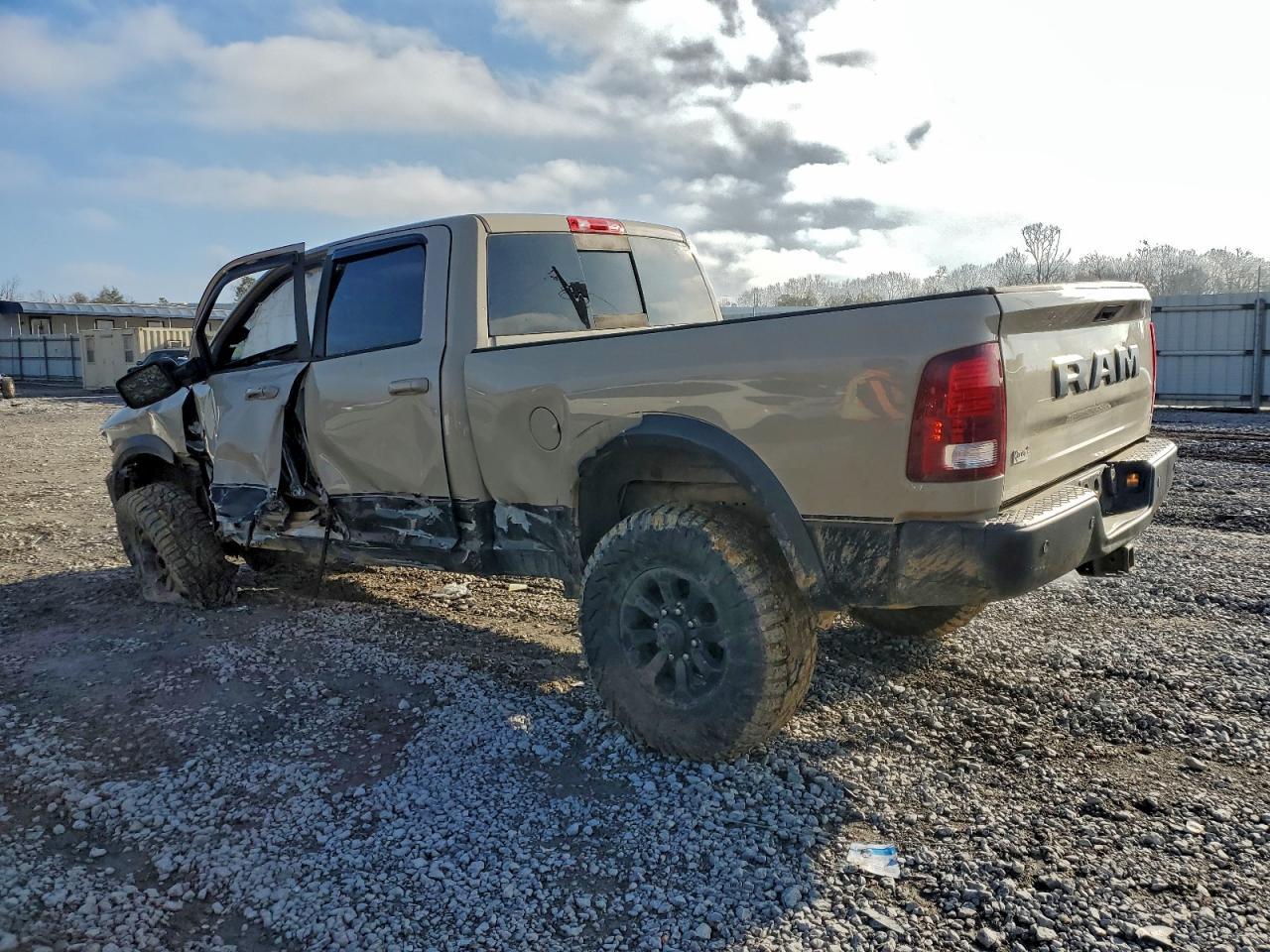 2018 Ram 2500 Powerwagon - Фото 2