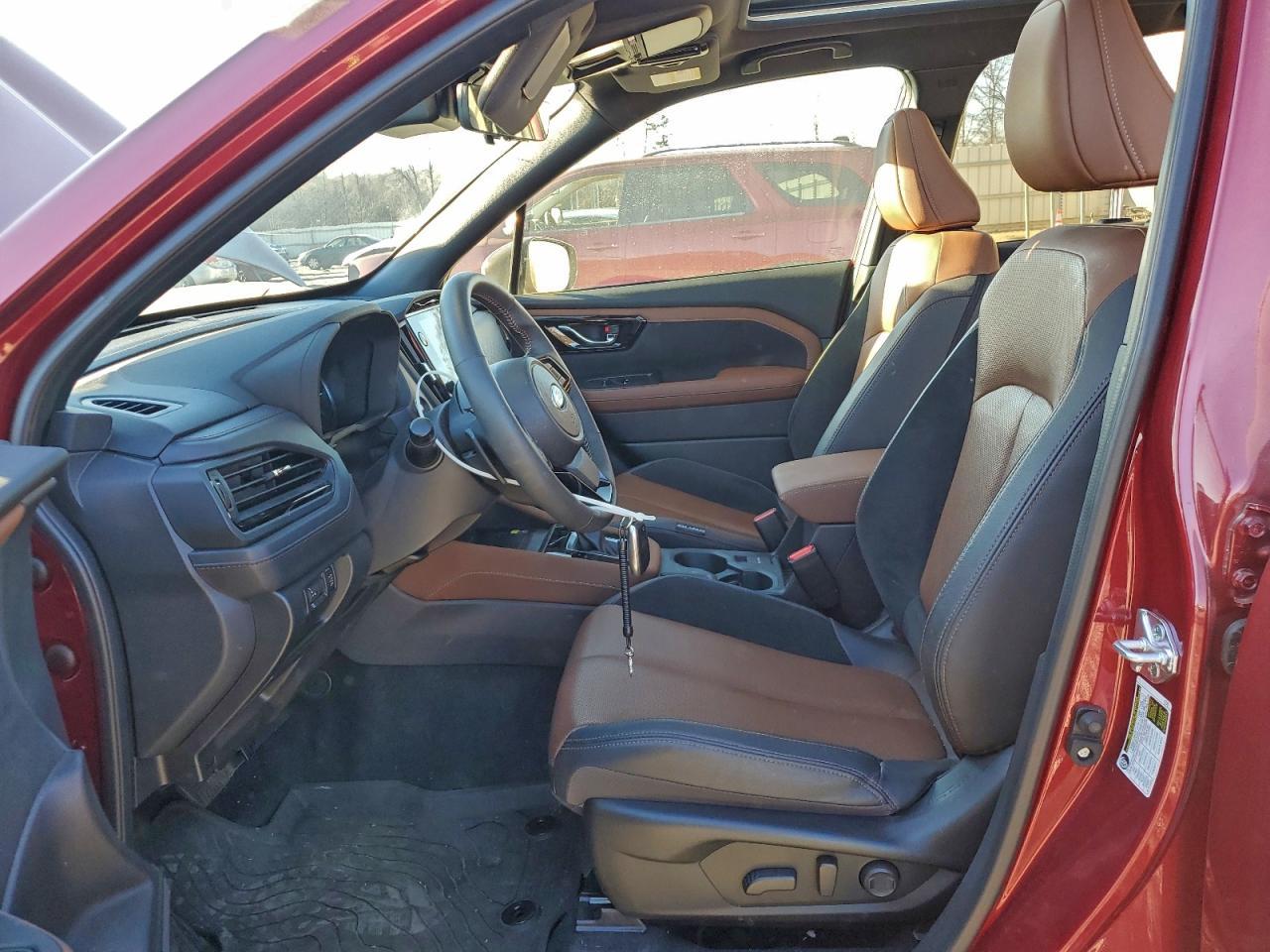 2025 Subaru Forester Touring - Фото 7