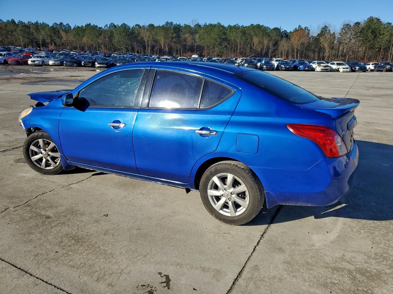 2014 Nissan Versa S - Image 2