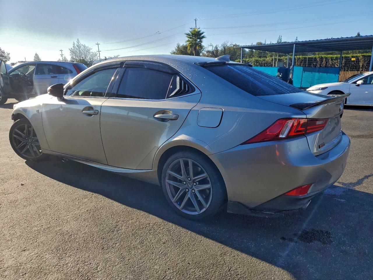 2016 Lexus Is 200T - Фото 2