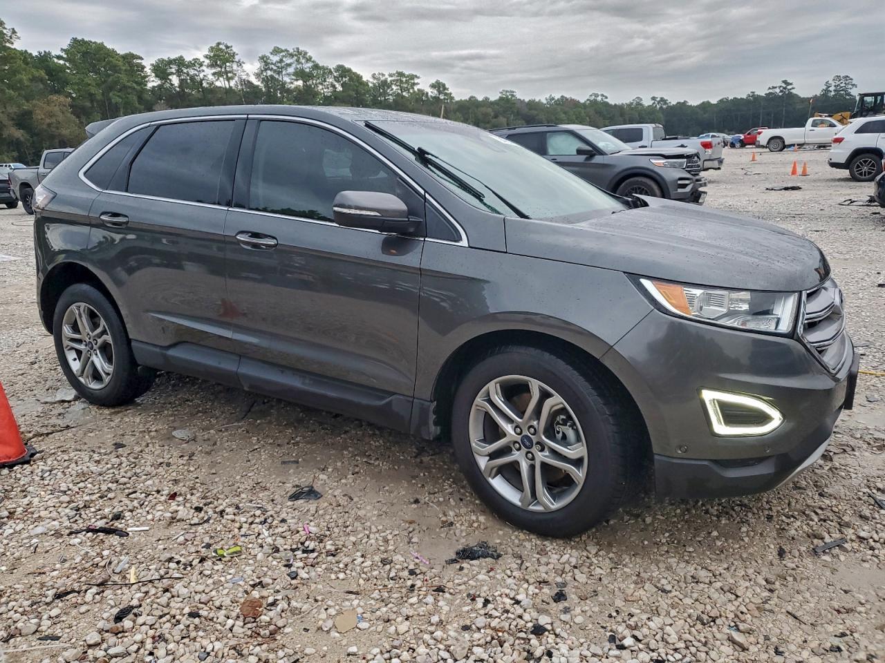 2017 Ford Edge Titanium - Image 4