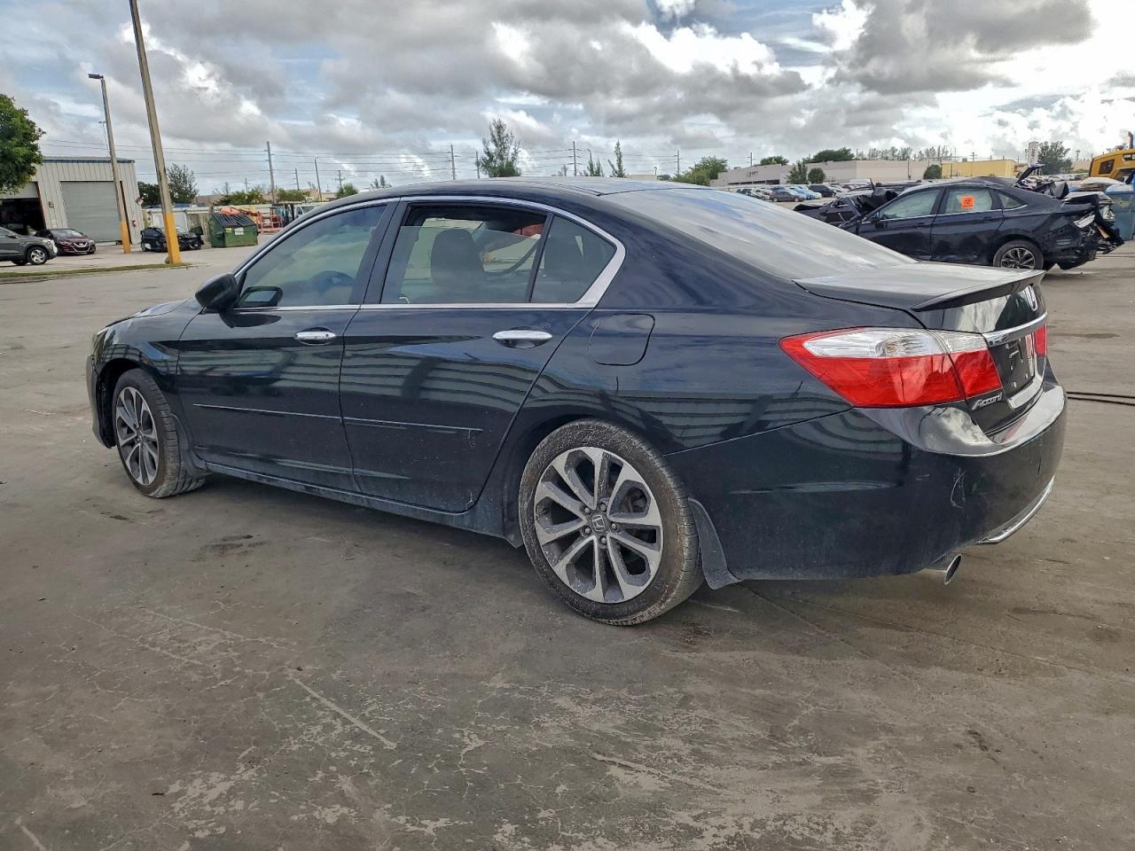 2015 Honda Accord Sport - Image 2