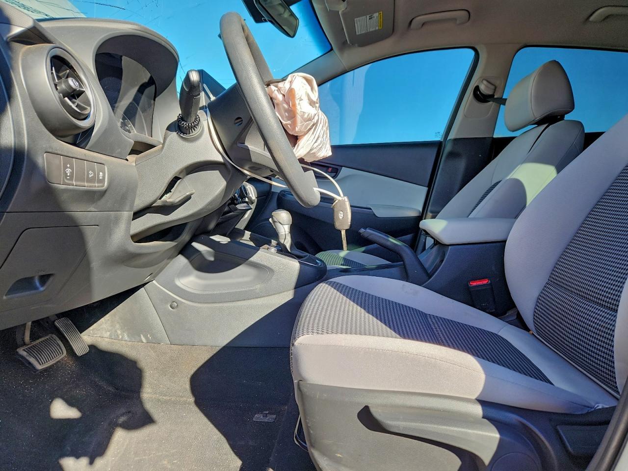 2023 Hyundai Kona Se - Image 7