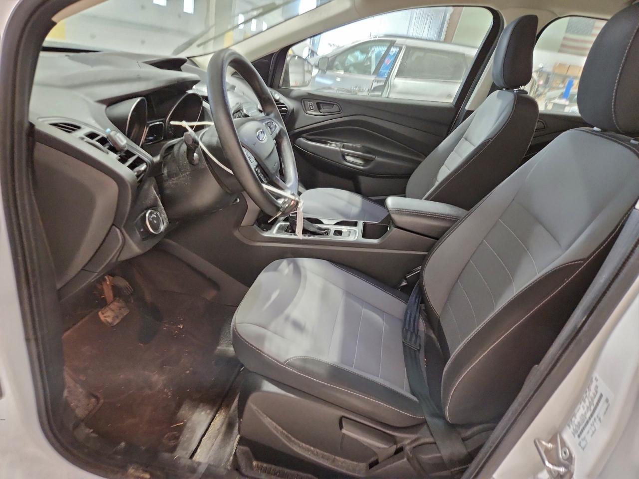 2019 Ford Escape S - Фото 7