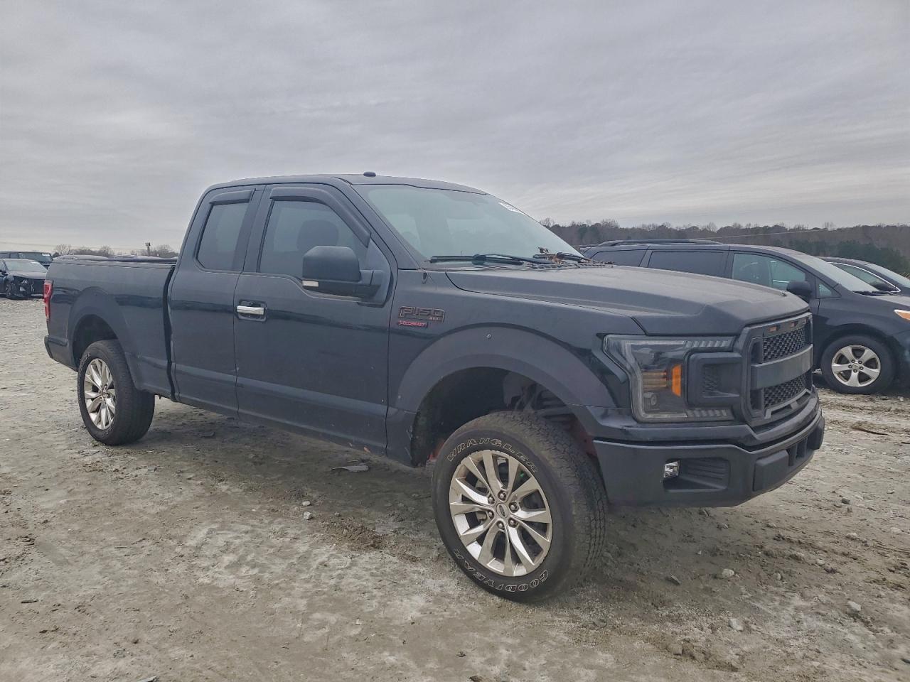 2018 Ford F150 Super Cab - Фото 4