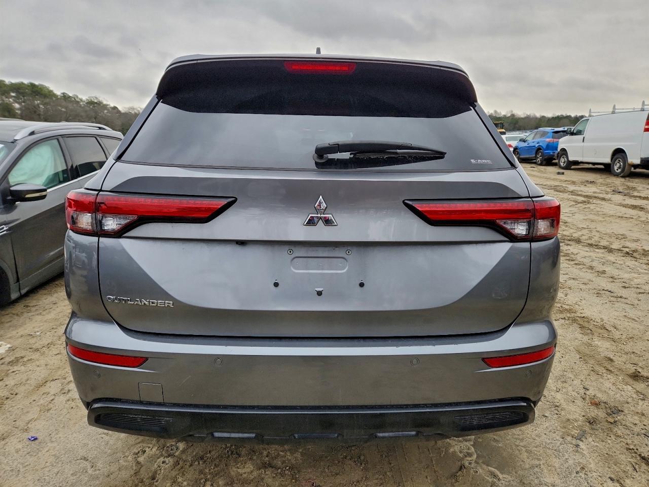 2022 Mitsubishi Outlander Se - Фото 6