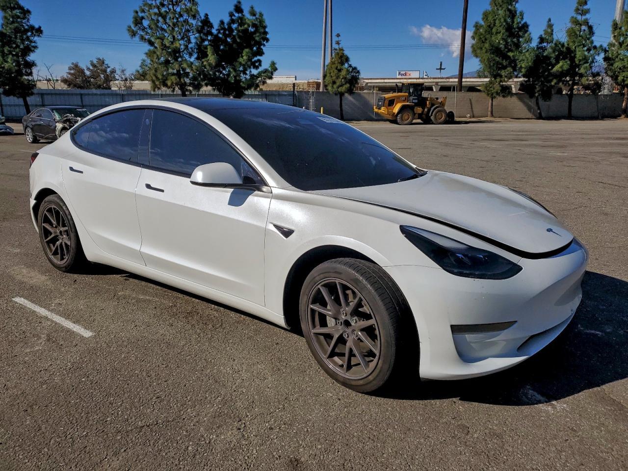2023 Tesla Model 3 - Image 4