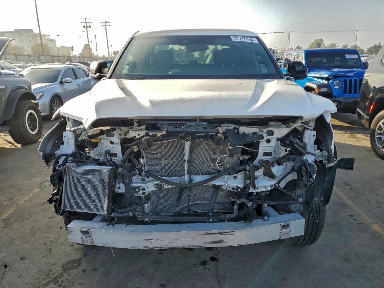 2025 Toyota Tundra Crewmax Sr - Image 5