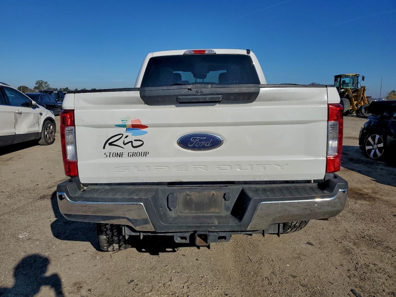2019 Ford F250 Super Duty - Image 6